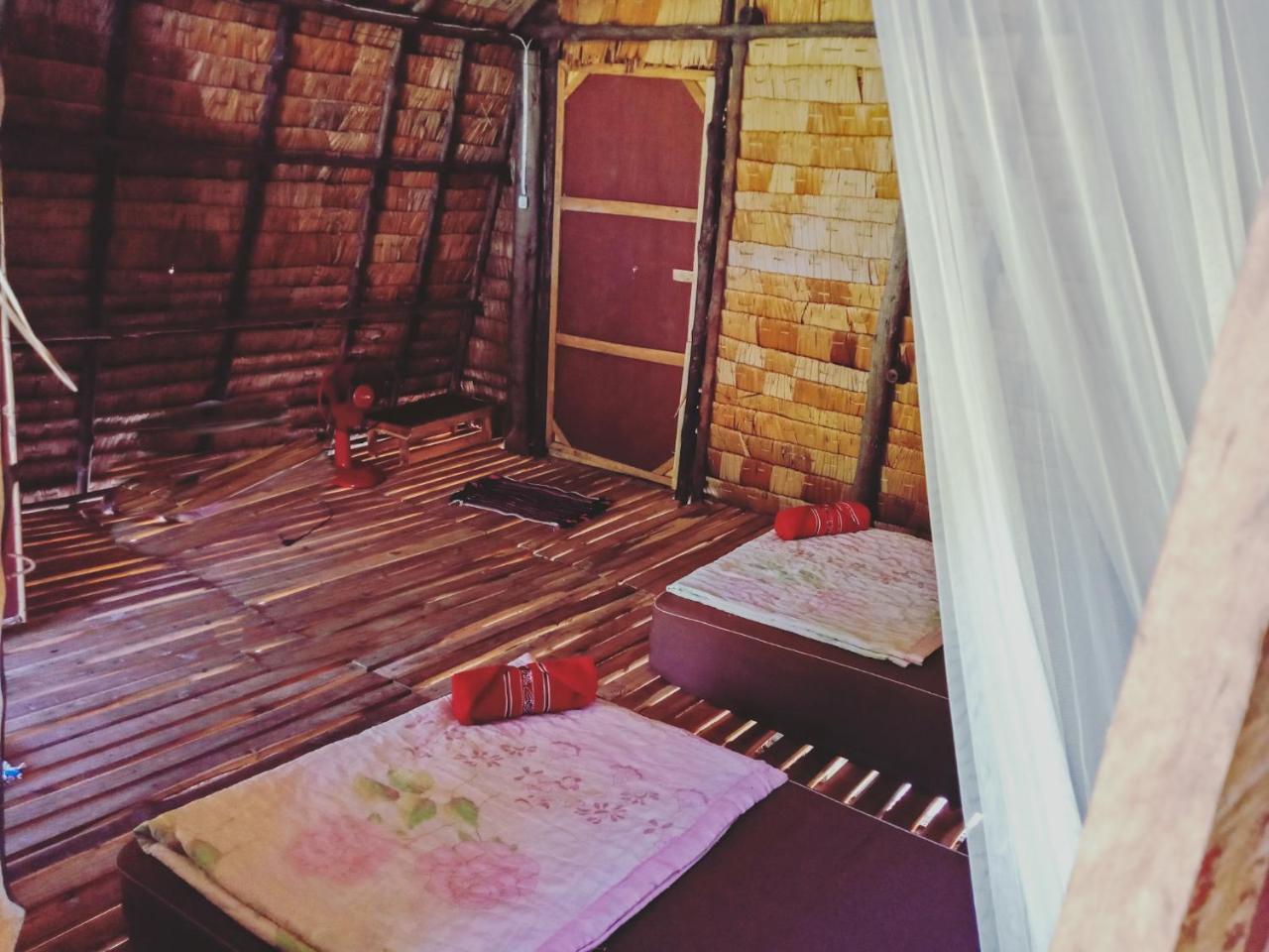 攀牙朝伊先生酒吧和小屋 Ko Phra Thong 外观 照片