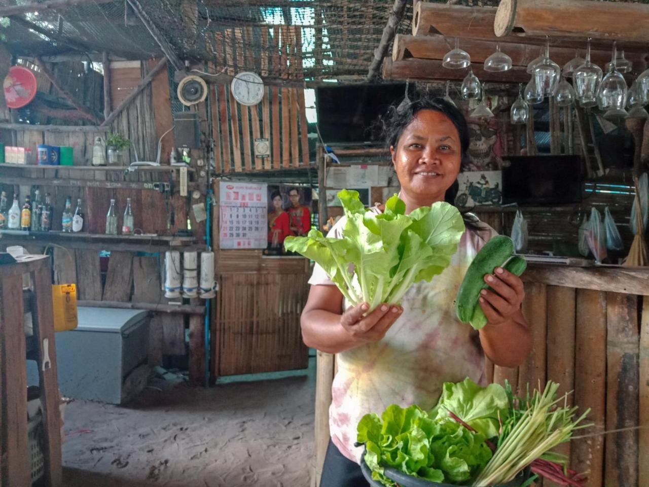 攀牙朝伊先生酒吧和小屋 Ko Phra Thong 外观 照片