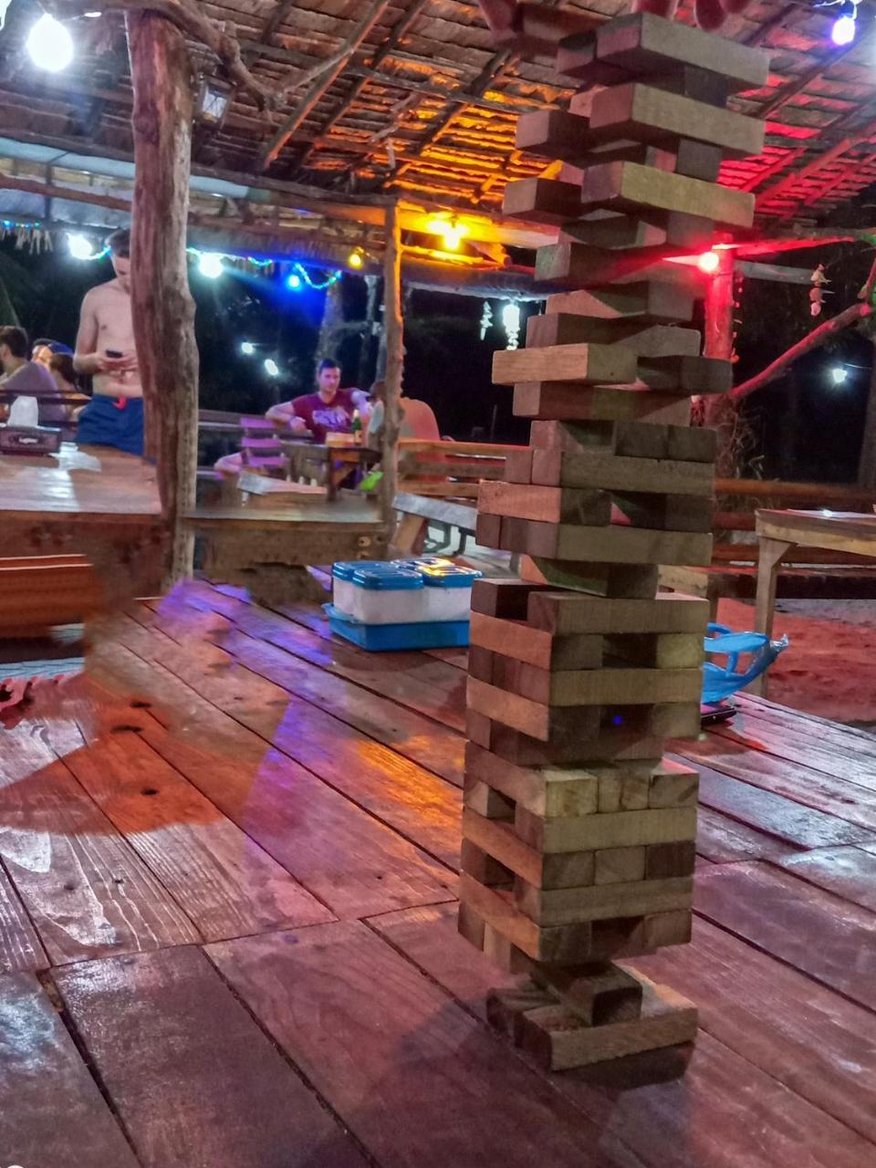 攀牙朝伊先生酒吧和小屋 Ko Phra Thong 外观 照片